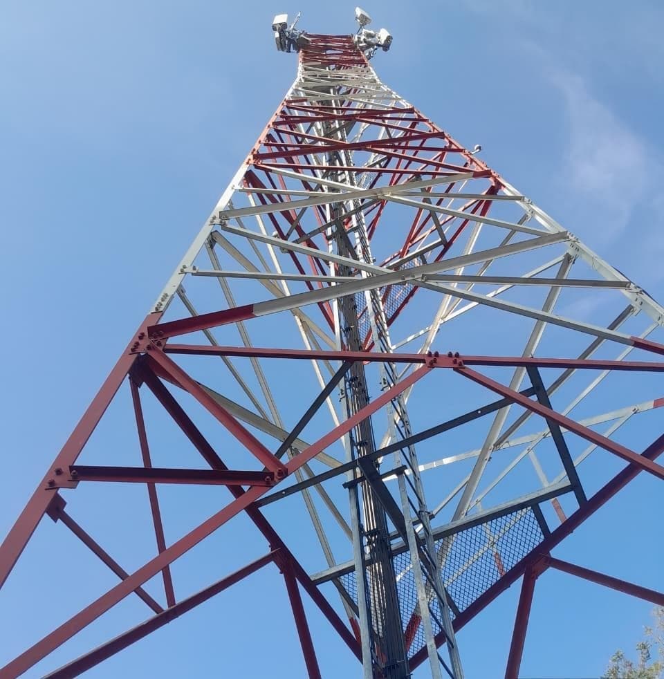 Heavy-Duty 4-Legged Self-Supporting Towers (SST)